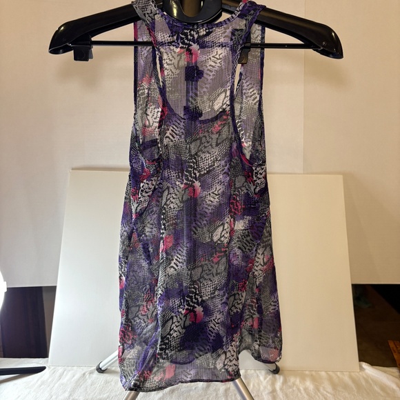Miley Cyrus Max Azria Womens Razorback Tank Top Sz XS Snake Purple Gray Sheer - Picture 3 of 6